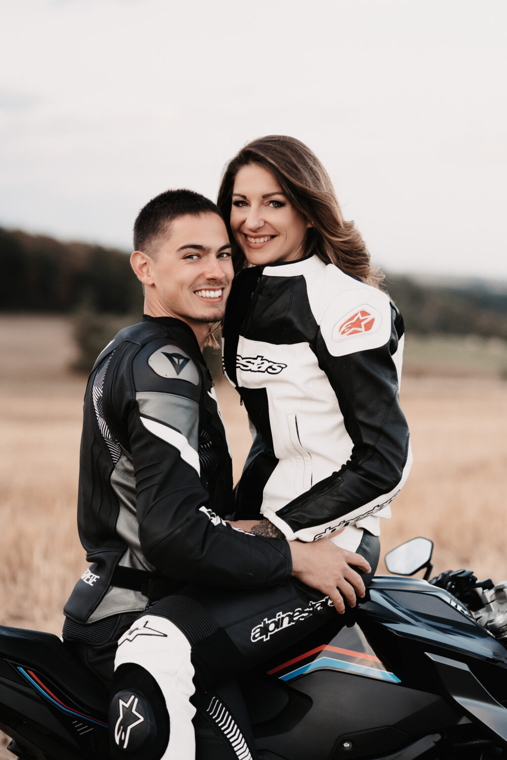 Koppel a Motorradskombien op der Moto