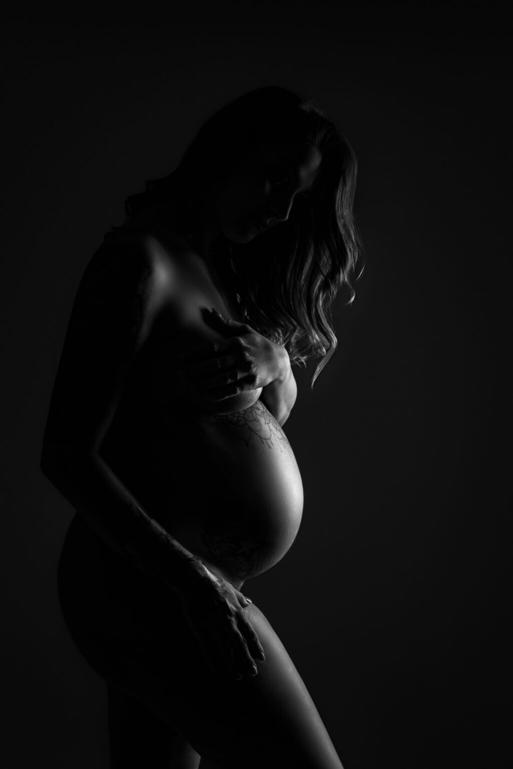 Silhouette Schwaarz-Wäiss, Luucht op de Konturen